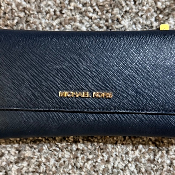 Michael Kors Wallet - Picture 1 of 2